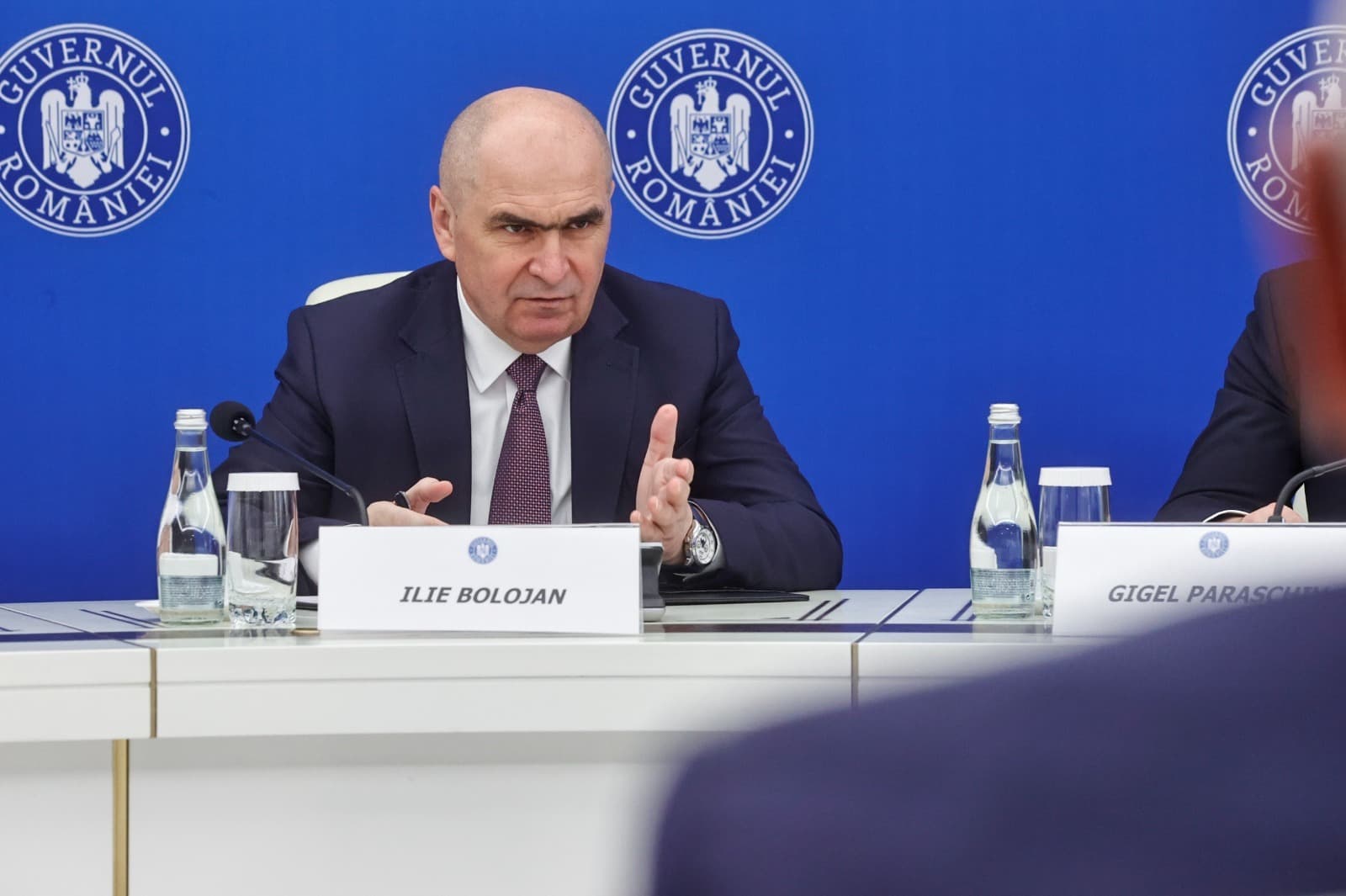 Bolojan: Unul din subiectele care au fost ridicate de UNCJR la multe întâlniri a fost transferul centrelor militare judeţene către Ministerul Apărării. Înţelegerea făcută cu MApN a fost ca acest tranfer să intre în vigoare de la 1 ianuarie 2027 - VIDEO