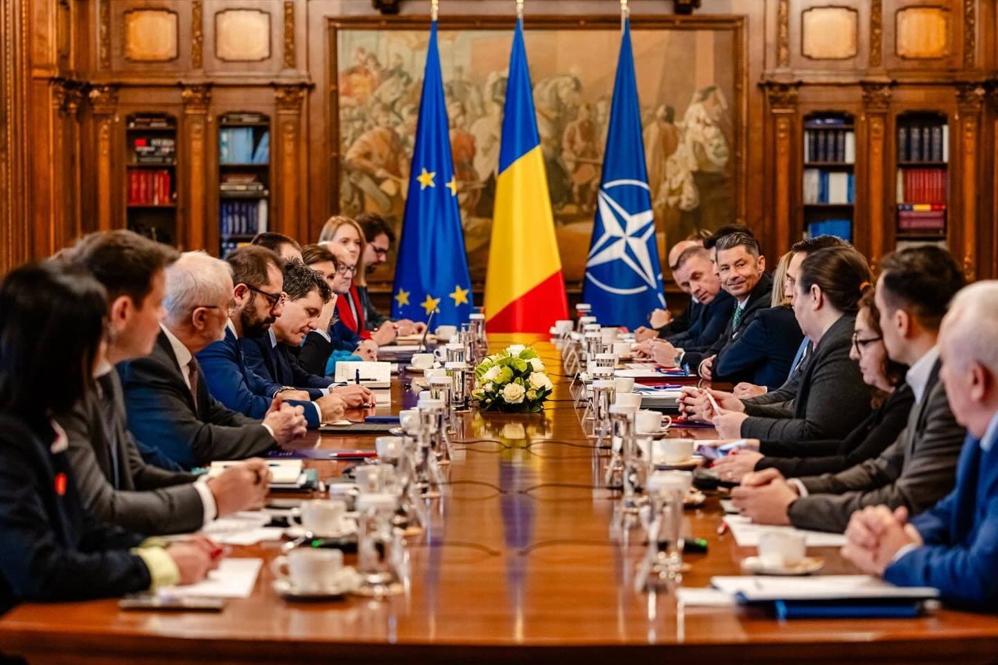 Nicuşor Dan: Americanii îşi doresc să investească în continuare în ţara noastră