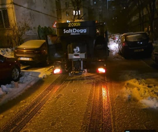 Primăria Capitalei anunţă că monitorizează situaţia intervenţiilor pentru deszăpezire