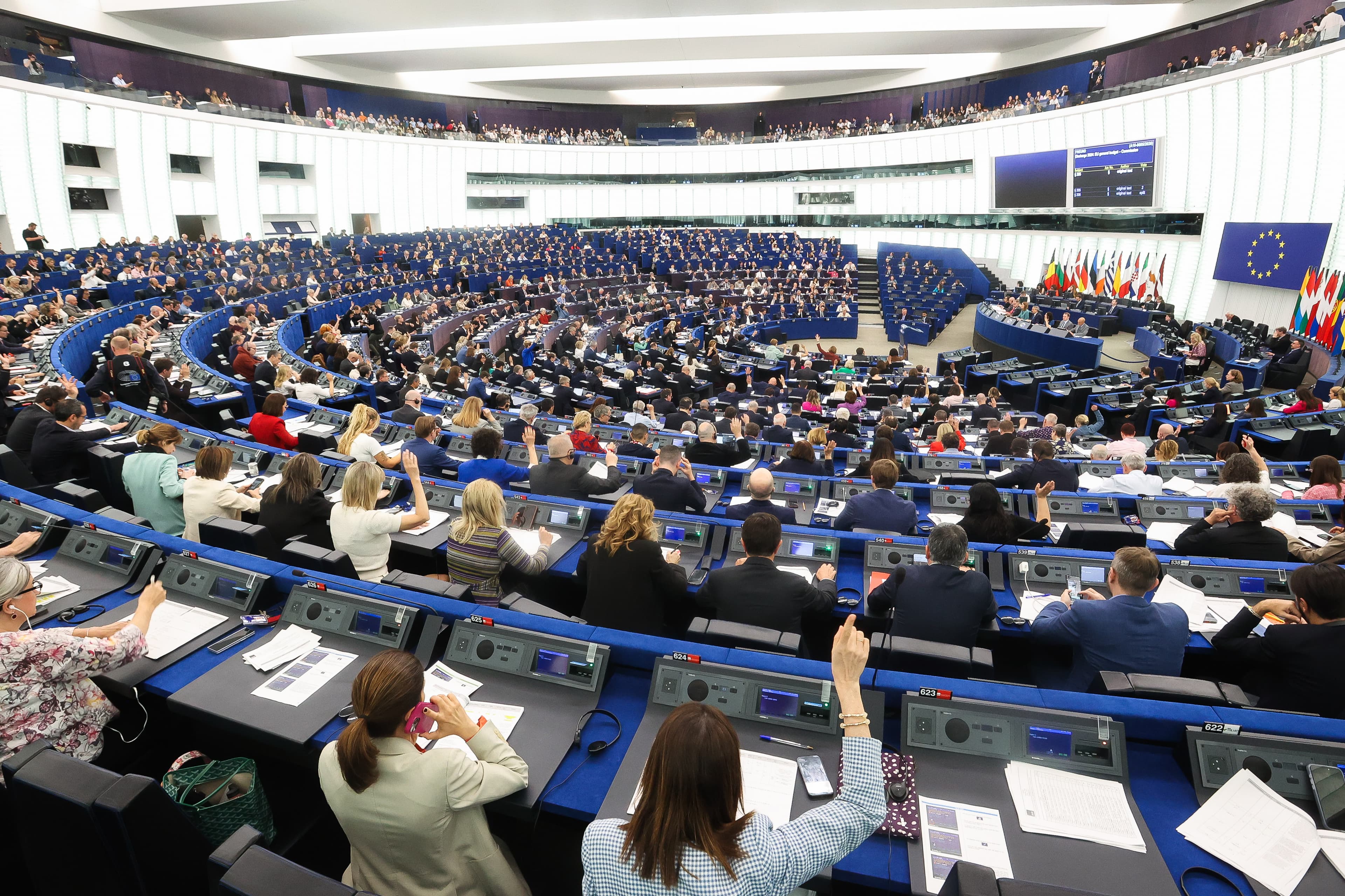 Parlamentul European cere acțiuni mai ferme pentru apărarea statului de drept în UE