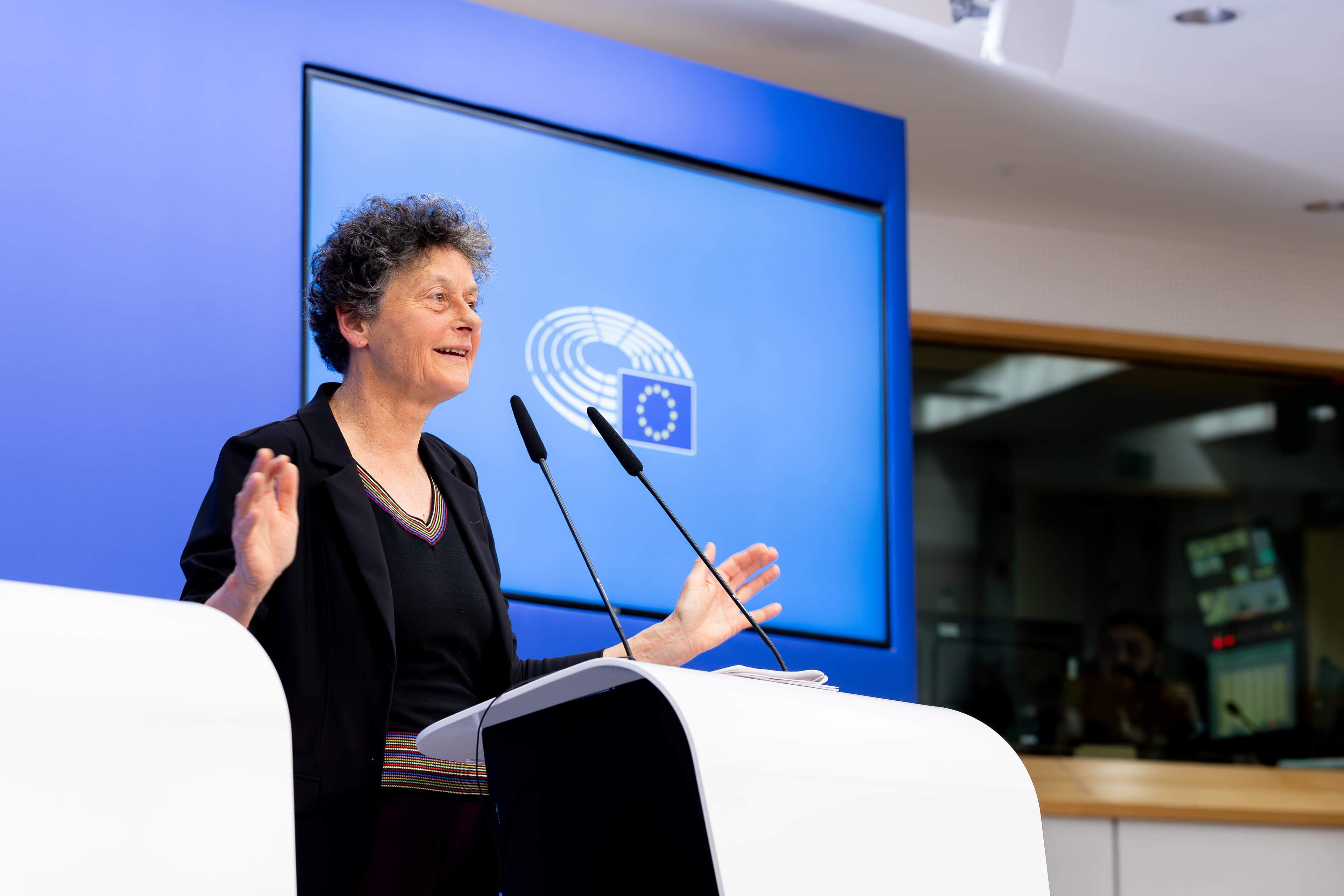 Parlamentul European salută decizia Curții de Justiție a Uniunii Europene împotriva legii anti-LGBTIQ+ din Ungaria