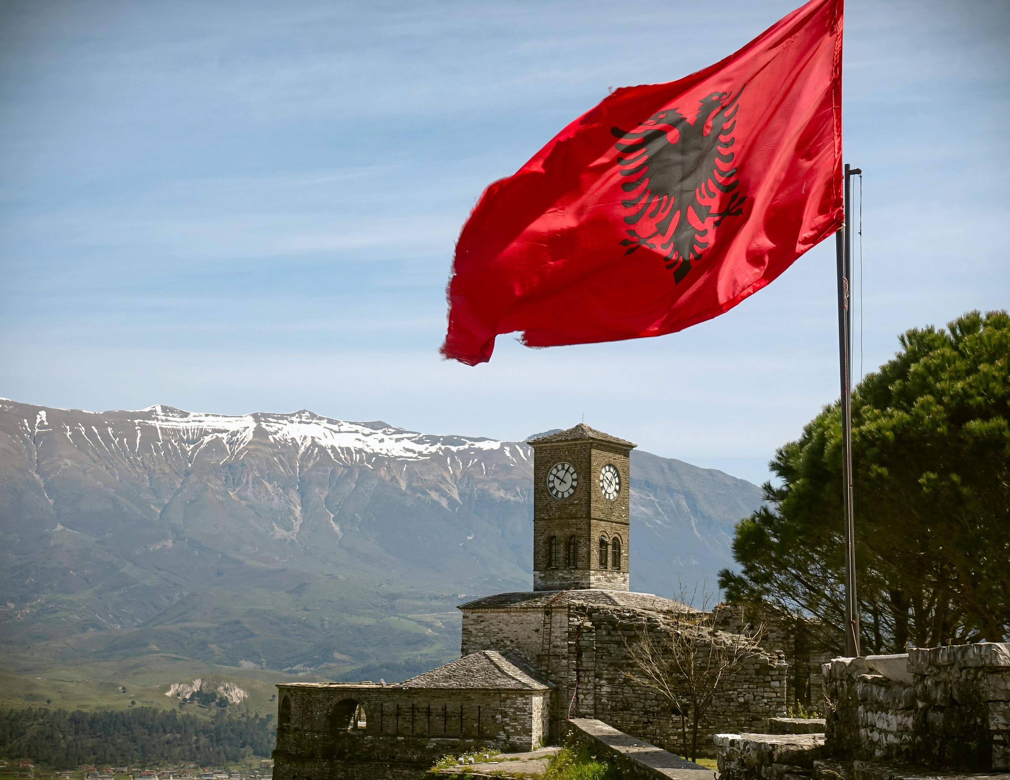 Albania poate începe închiderea capitolelor de negociere pentru aderarea la Uniunea Europeană