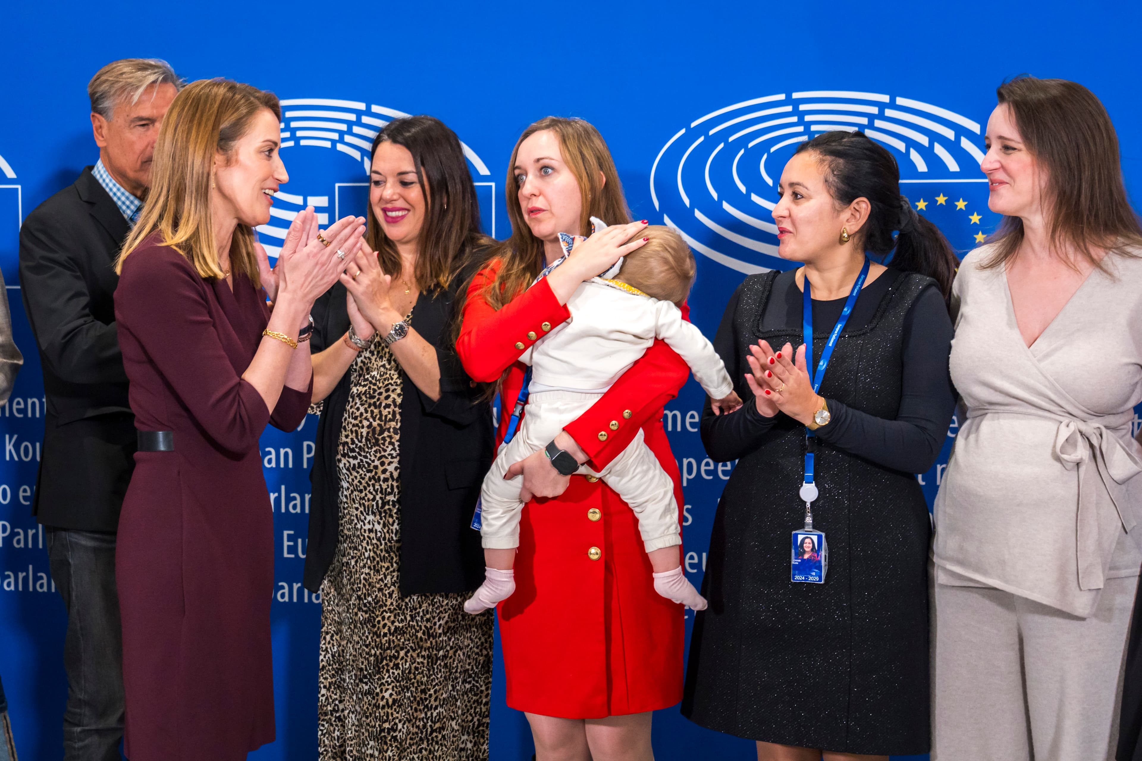 Consiliul Uniunii Europene aprobă votul prin delegare pentru eurodeputate înainte și după naștere