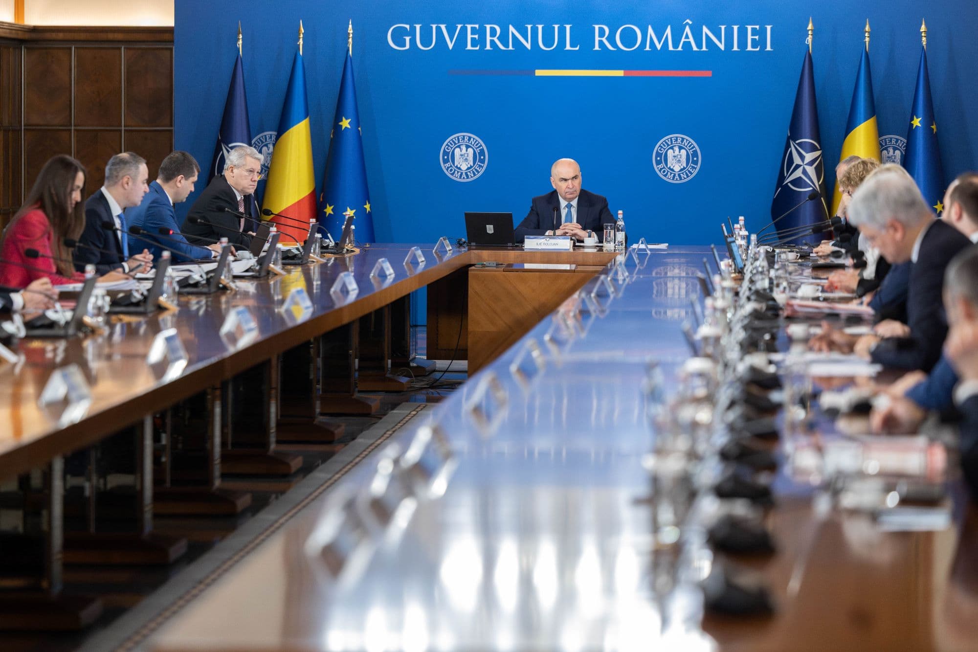 S&P Global avertizează că ratingul României ar putea fi redus dacă instabilitatea politică se prelungeşte