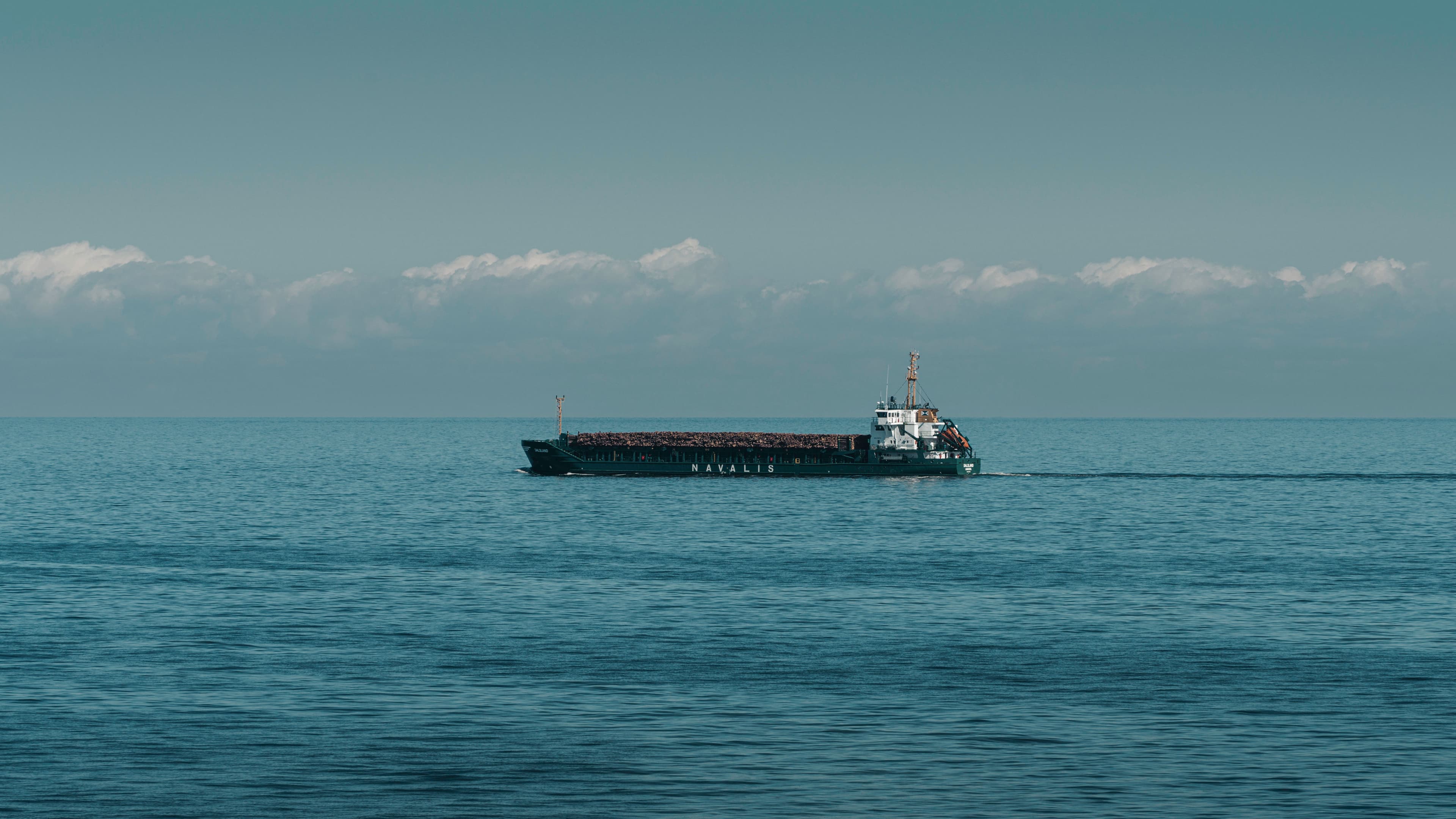 Uniunea Europeană finanțează proiecte pentru transport naval mai curat, turism costier sustenabil și protecția mărilor