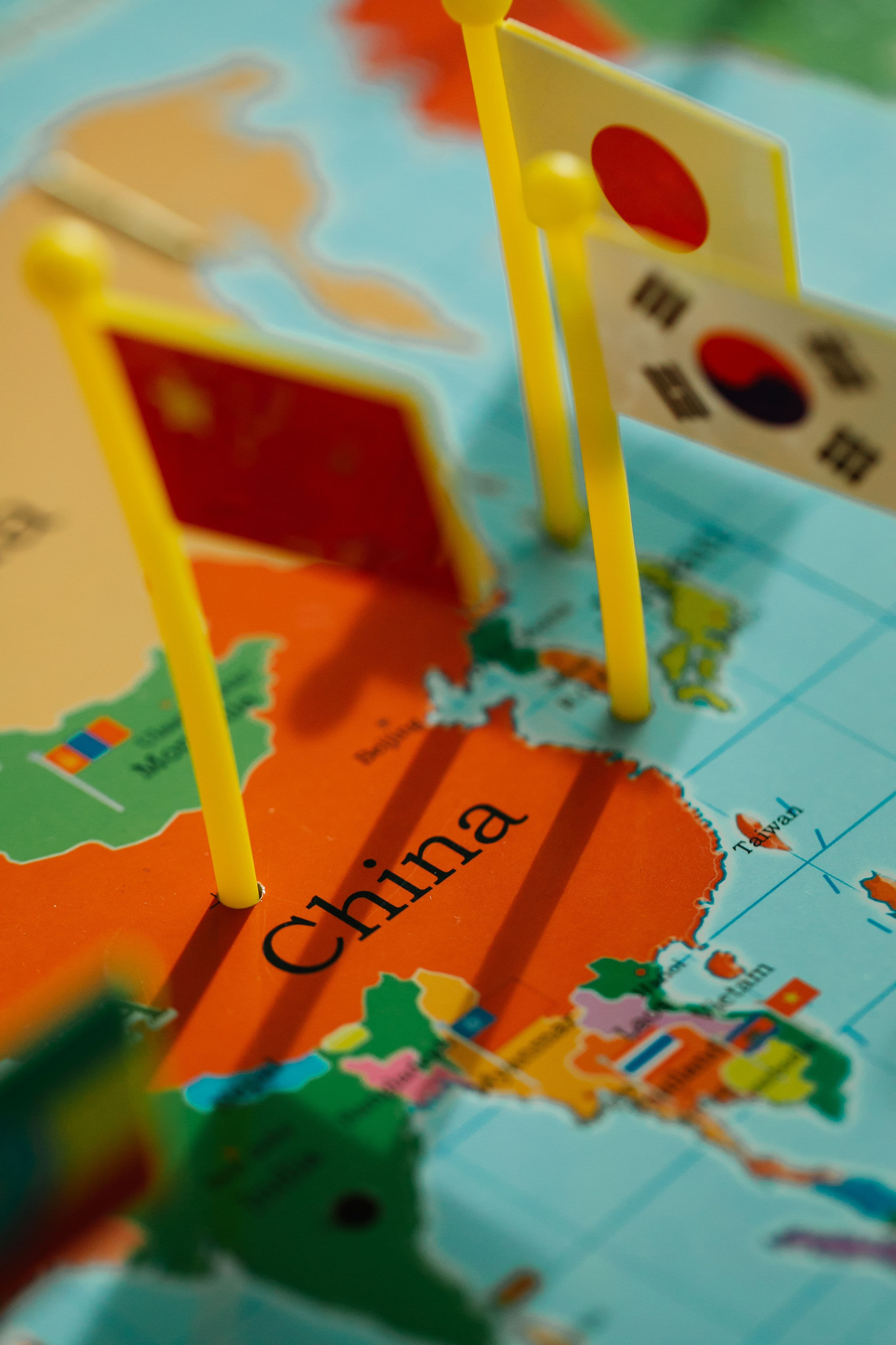 CEPS spune că Uniunea Europeană trebuie să își regândească parteneriatele digitale cu Asia pentru a nu rămâne prinsă între Statele Unite și China
