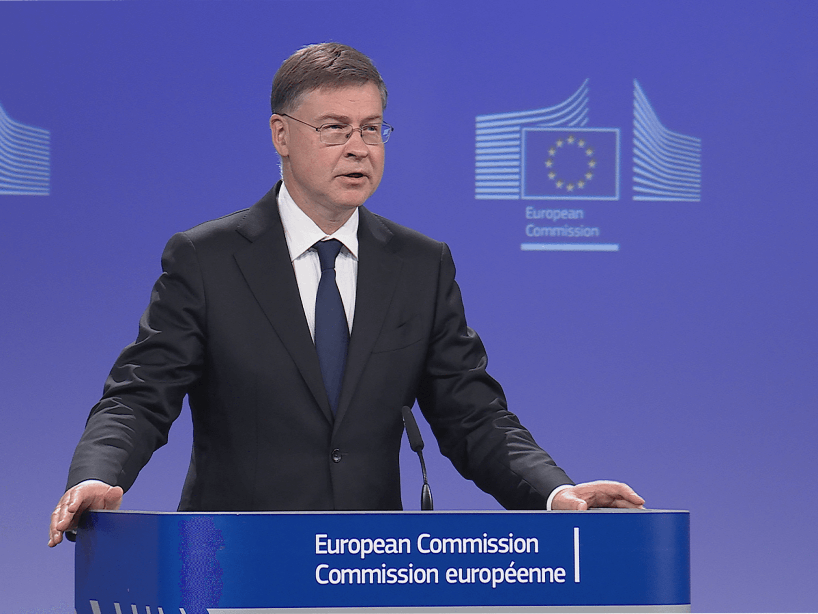 Comisia Europeană promite să taie birocrația fiscală cu 8 miliarde de euro pe an fără să slăbească lupta împotriva fraudei