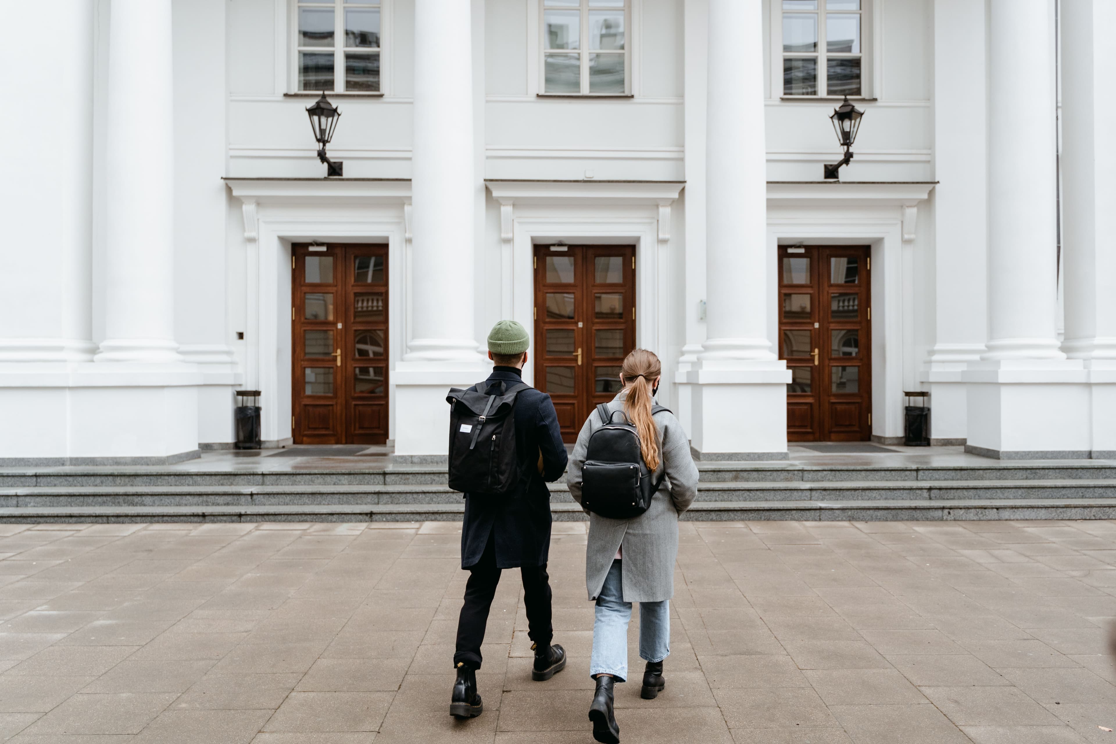 Parchetul European trimite în judecată două persoane din România pentru fraudă cu șase proiecte Erasmus+
