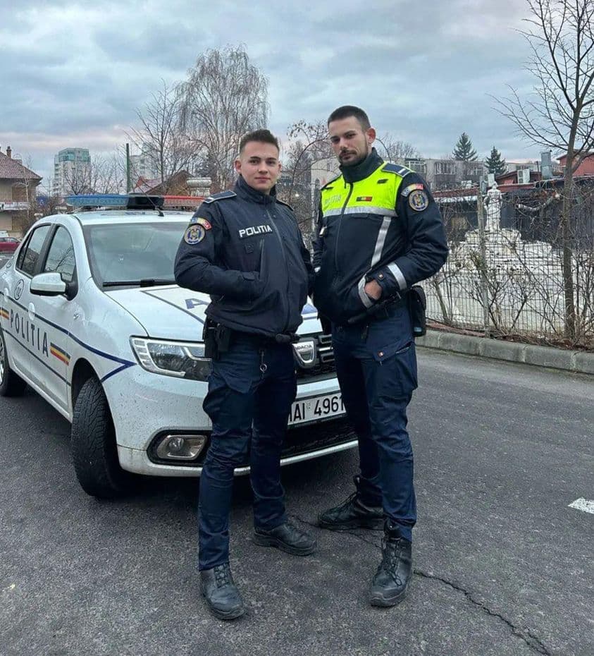 Acești polițiști au refuzat o șpagă egală cu salariul lor pe o lună