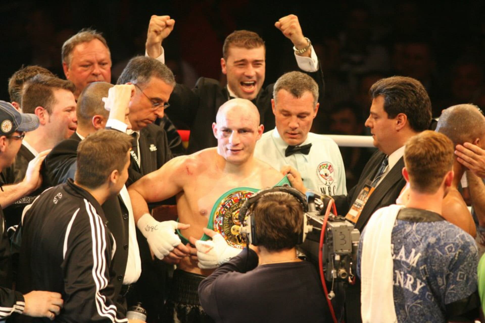 Adrian Diaconu, fostul campion mondial WBC, are o nouă carieră în Canada. ”Rechinul” lucrează într-un domeniu total neașteptat