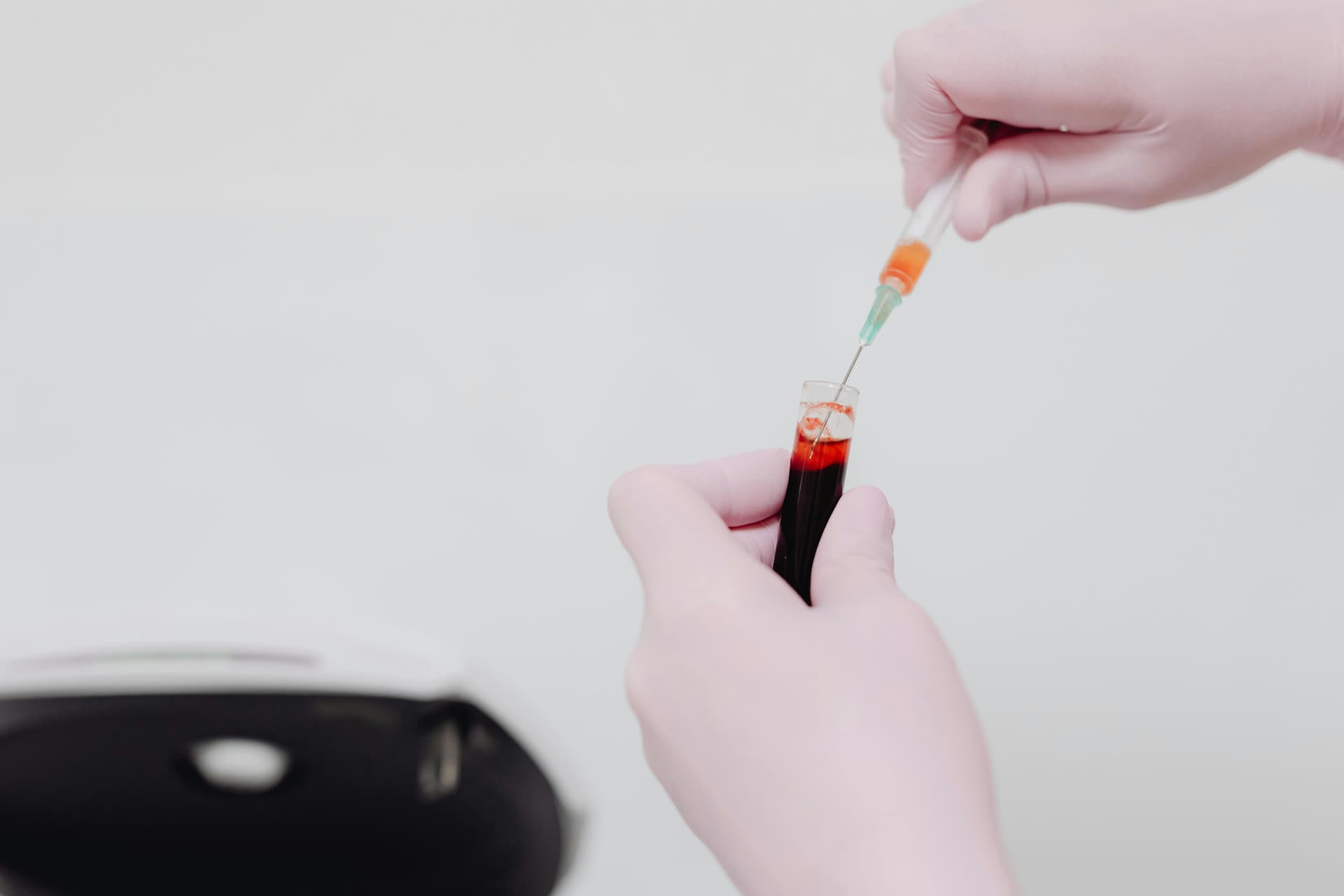 Agenția Europeană pentru Medicamente recomandă un nou medicament pentru adulții cu sindrom de chilomicronemie familială