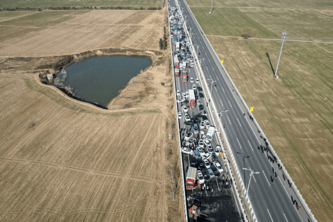 Așa arată un carambol cu peste 200 de mașini pe o autostradă FOTO/VIDEO