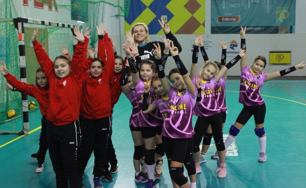 Au 7 ani, dar visează să ajungă în echipa națională de volei!
