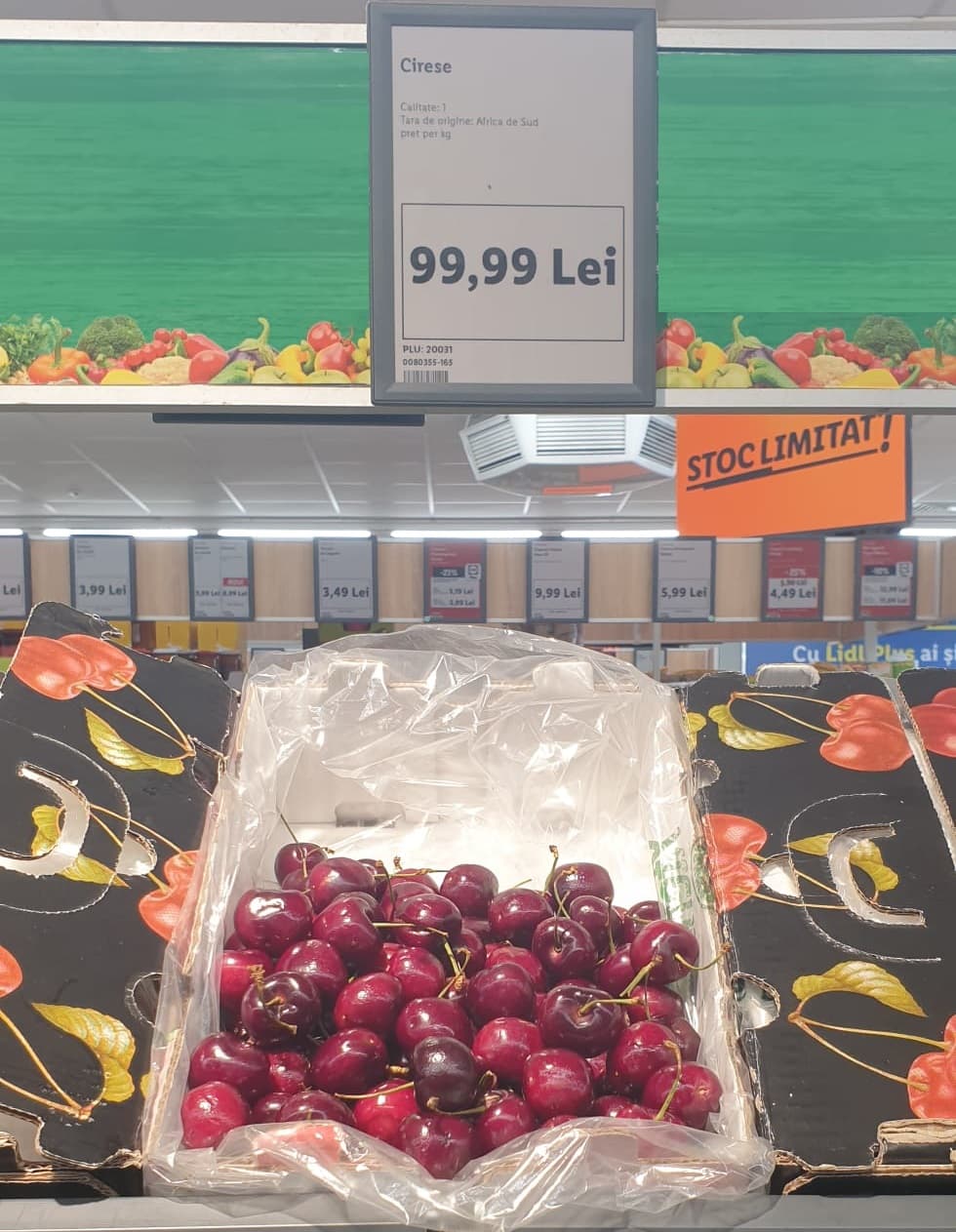 Au apărut cireșele în supermarketurile românești. Costă sub 100 de lei