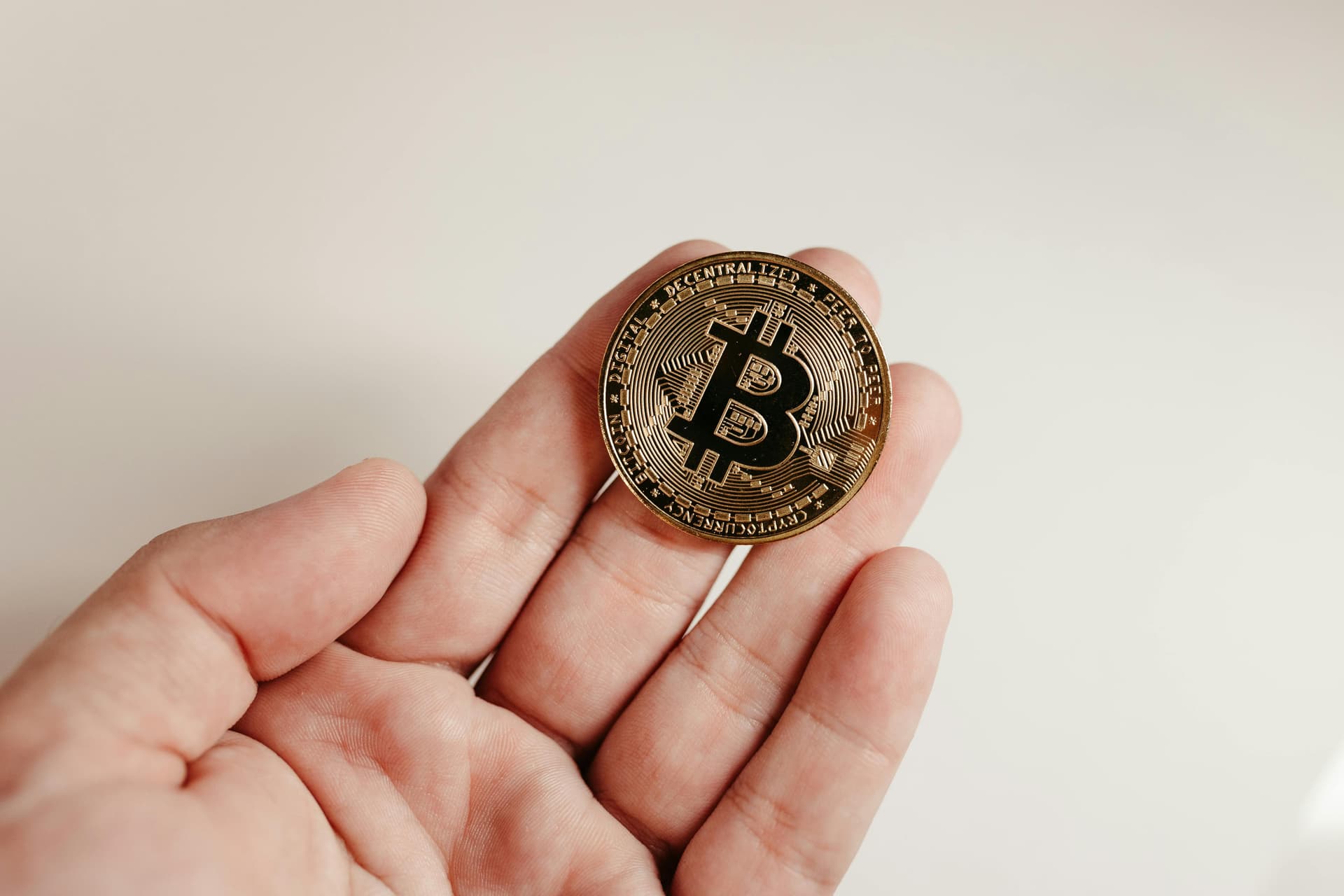 Autoritatea Europeană pentru Valori Mobiliare și Piețe clarifică reguli care limitează practicile platformelor crypto