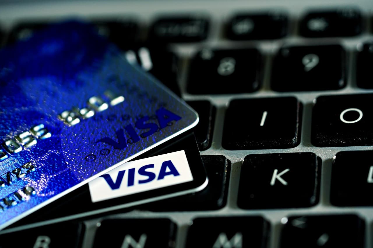 Avertisment ANPC: Atenție la magazinele online din afara UE
