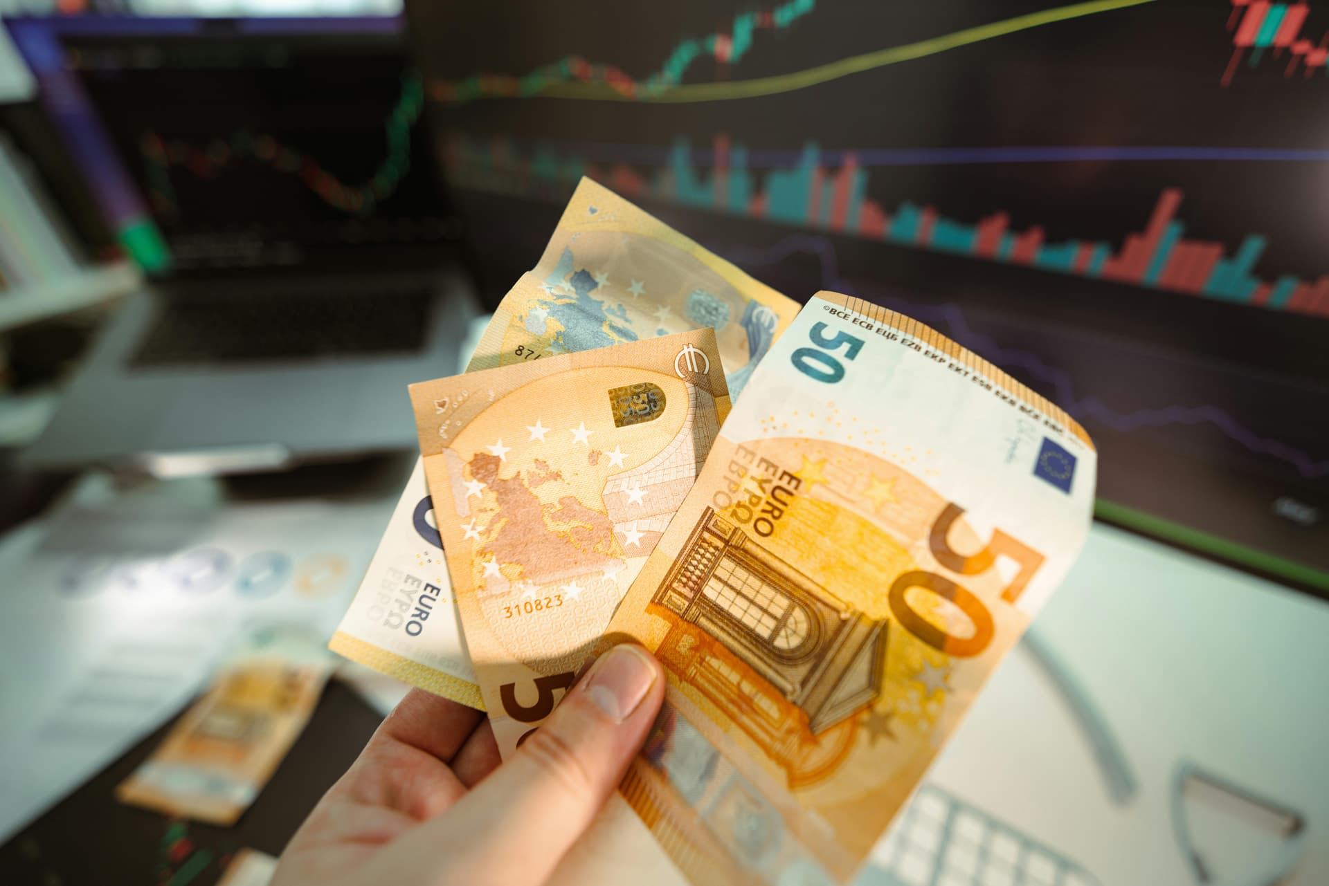 BCE avertizează asupra dependenței Europei de plăți externe și susține introducerea euro digital