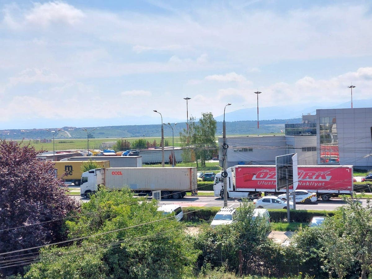 Blocaj în vămile din România. Mii de camioane cu mărfuri din afara UE stau pe loc din cauza unui nou sistem informatic