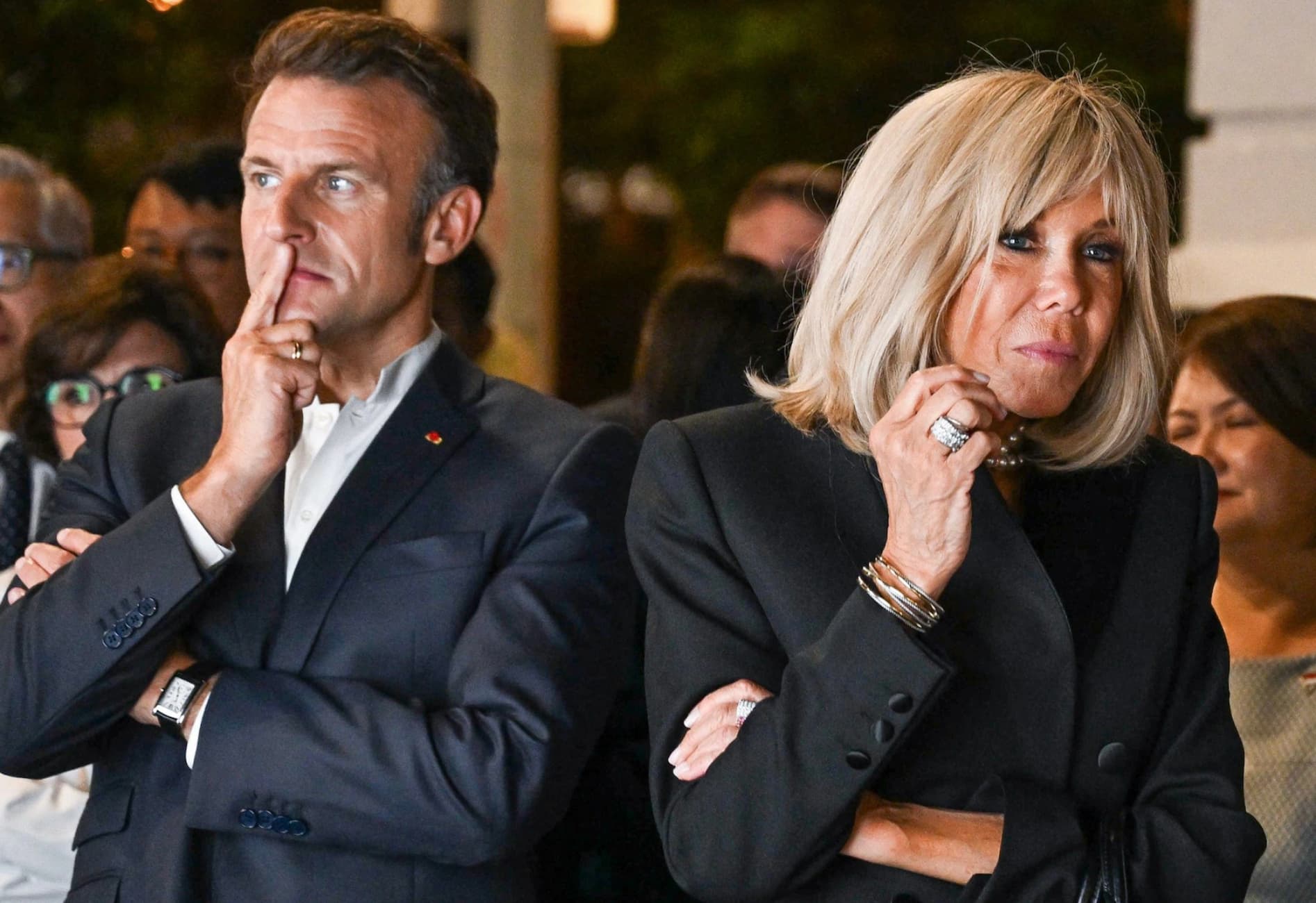 Brigitte Macron va prezenta în instanță dovezi că s-a născut…femeie! ”Campania este concepută pentru a ne provoca durere!”