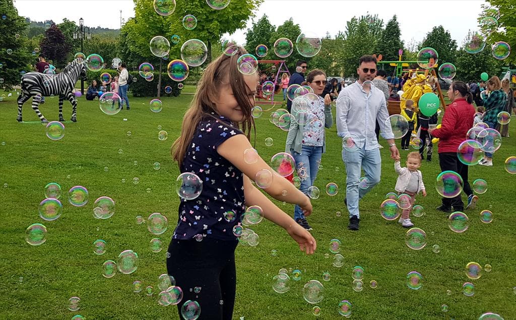Ca într-un basm au petrecut copiii de 1 iunie în Parcul Soceram din Câmpina