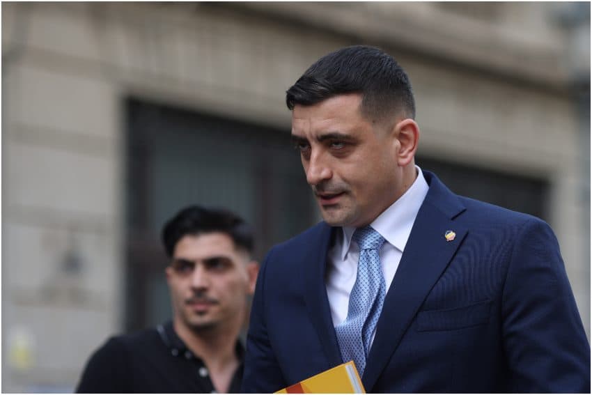 Cabina de vot, transformată în scenă de TikTok: Simpatizanți AUR, live de la urne cu manele pe fundal