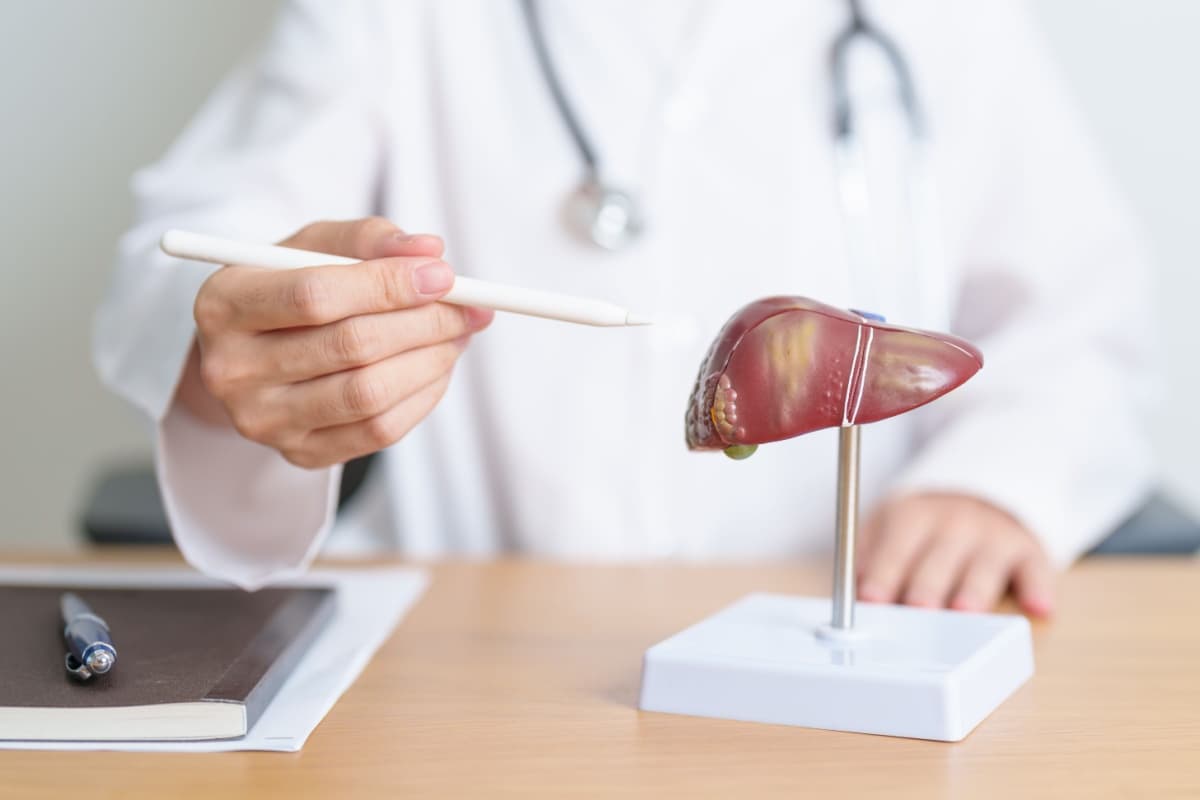 Cancerul de ficat (hepatic): Ce este, cauze, simptome și opțiuni de tratament