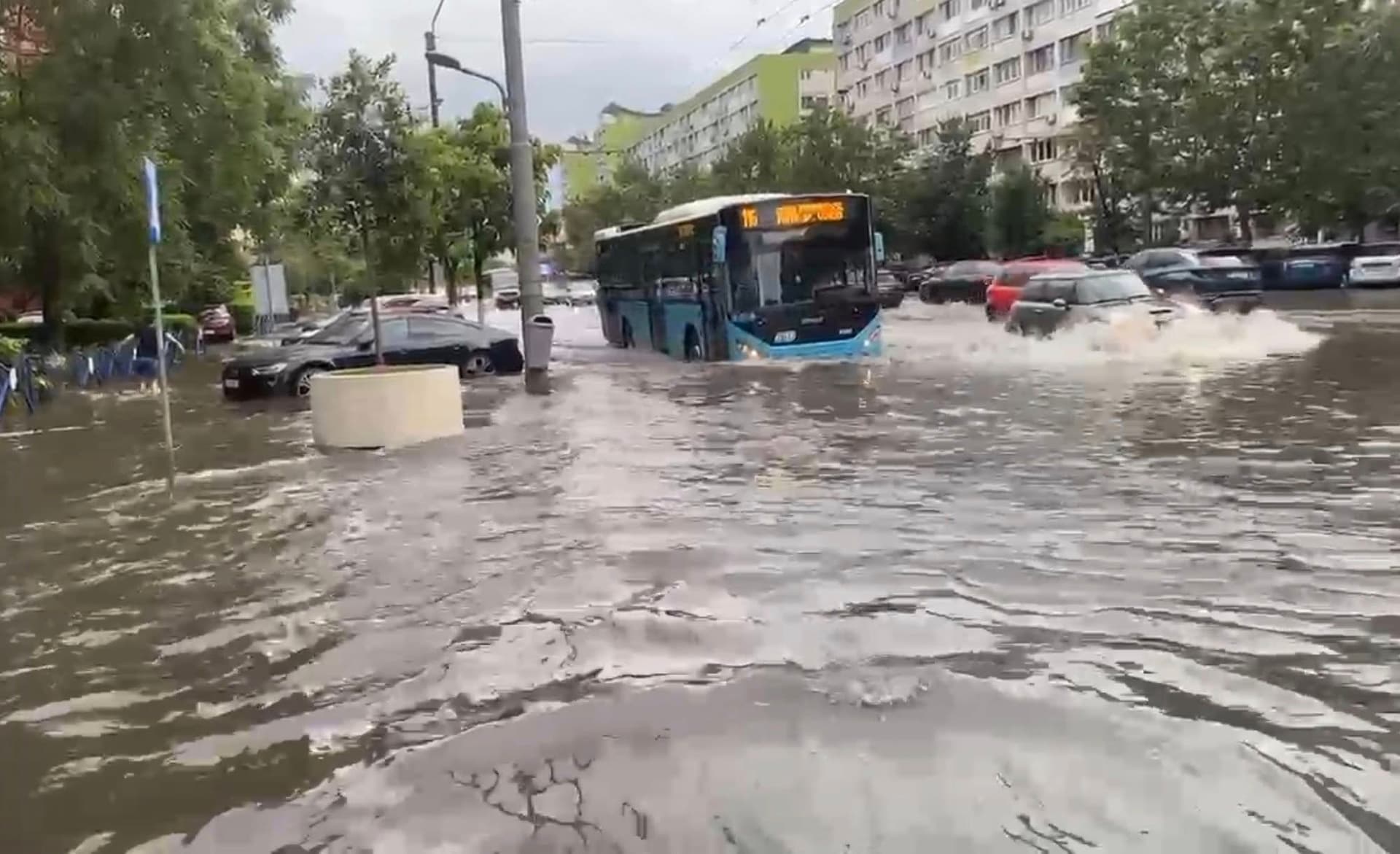 Cantitățile de precipitații în Capitală. ANM: Posibil să depășească recordul din 1972