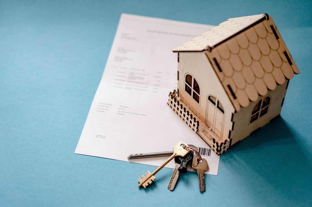 Cât scade rata la un credit Noua Casă de 265.000 de lei pe 30 de ani, refinanțat cu noile oferte ale băncilor
