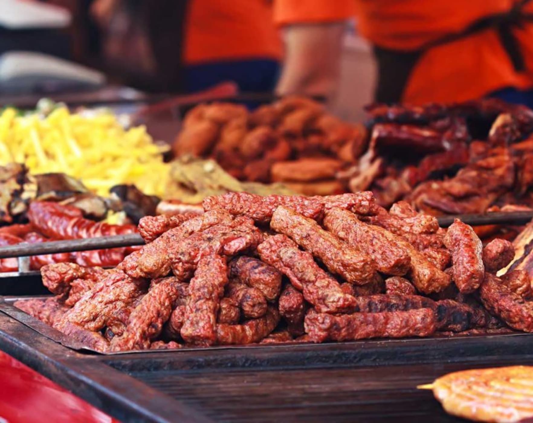 Câte milioane de mici se mănâncă an de an de 1 Mai, în România!