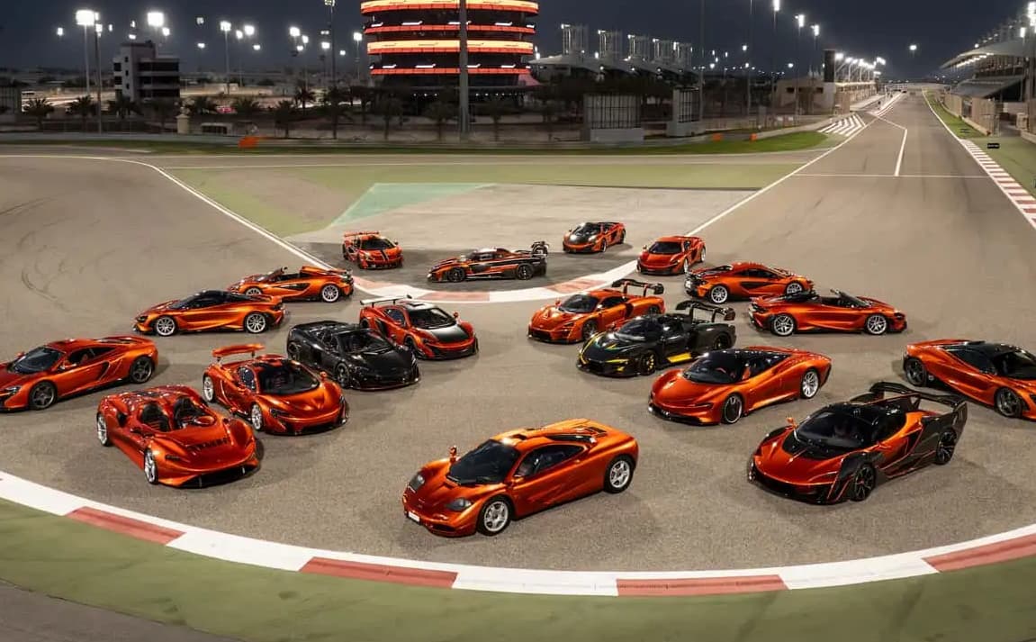 Cea mai mare colecție McLaren a fost vândută integral, inclusiv ultima mașină produsă vreodată. Ce preț colosal are!