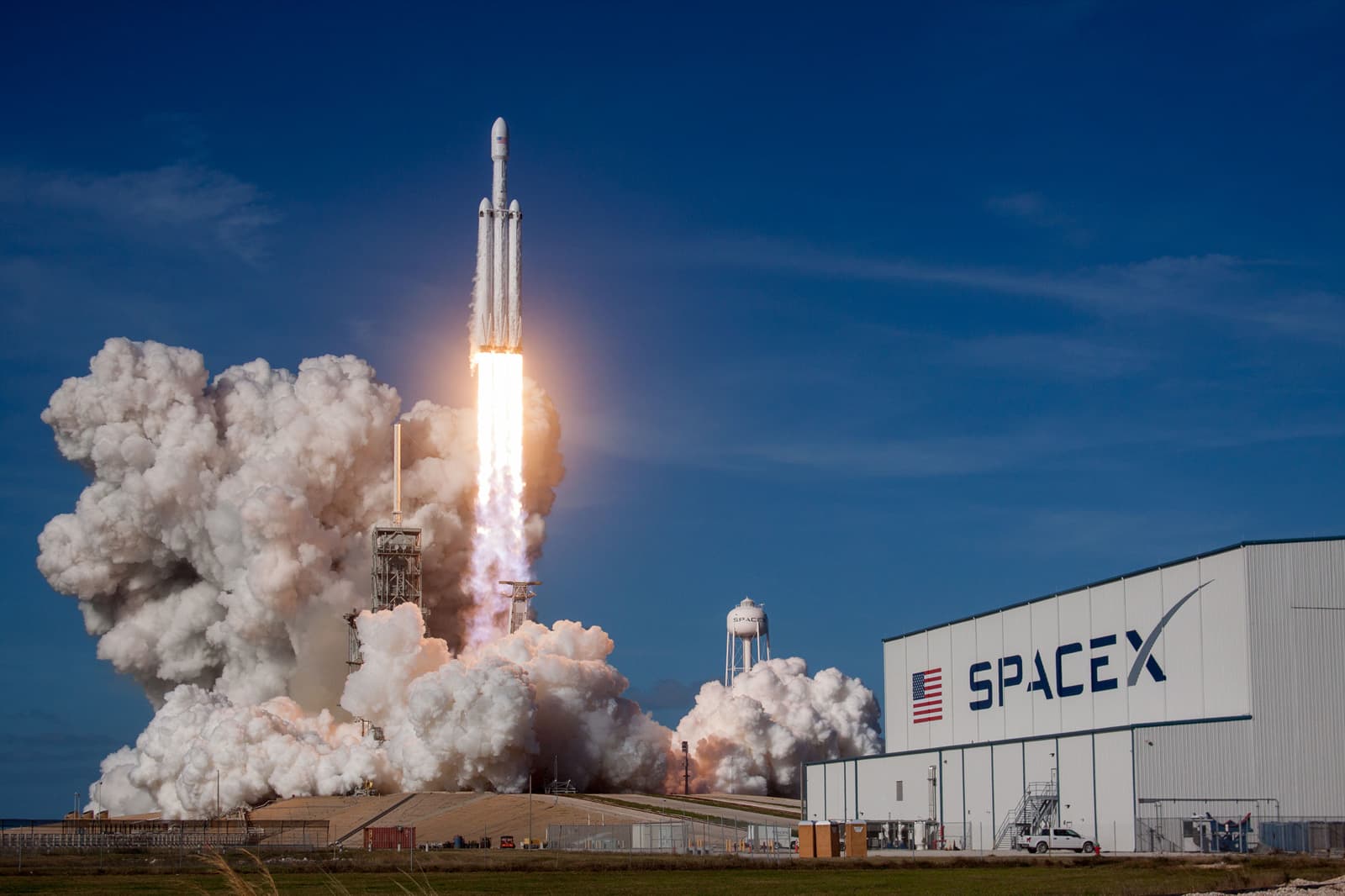 Cel mai așteptat moment al anului de către investitori: SpaceX se listează la bursă