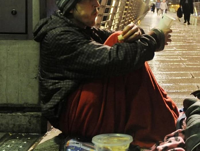 Cel mai bogat cerșetor din lume și povestea sa fascinantă