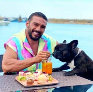 Uluitor! Chelutzu, câinele lui Dorian Popa a avut încasări de 150.000 euro de la YouTube, Facebook și Instagram