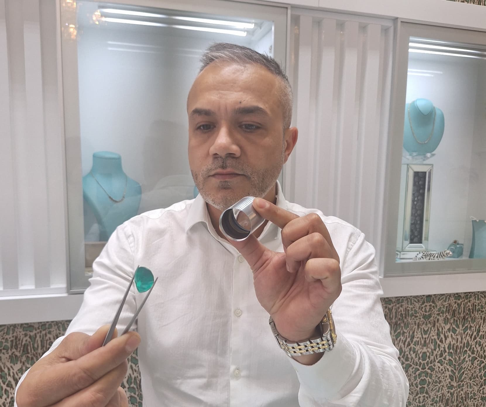 Gemologul Claudiu Leonard, dezvăluiri din culisele pieței diamantelor din România, una dintre cele mai discrete și valoroase industrii de lux: ”Banii sunt în strălucire și claritate!”