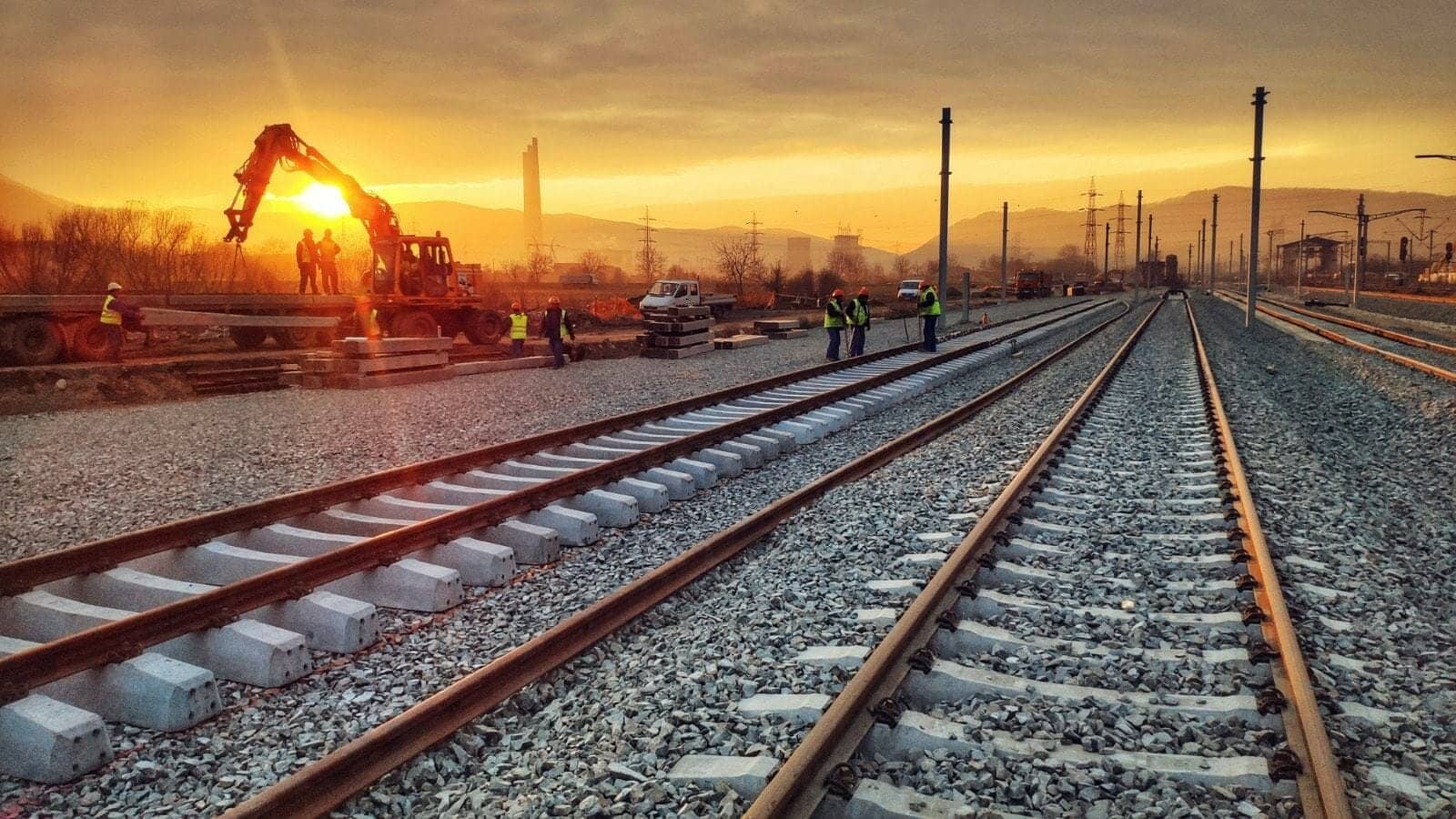 Club Feroviar: Numărul de km de cale ferată modernizată în 35 de ani, la jumătate față de cel al autostrăzilor