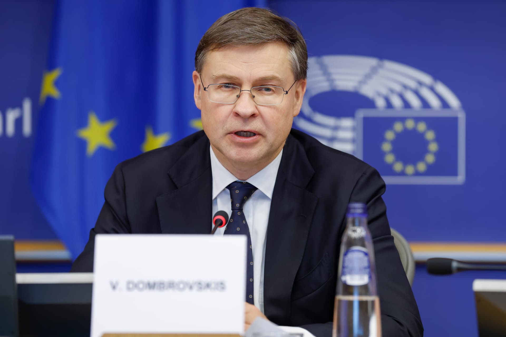 Comisia Europeană promite reducerea birocrației cu 25% și intensifică presiunea pentru aplicarea regulilor UE