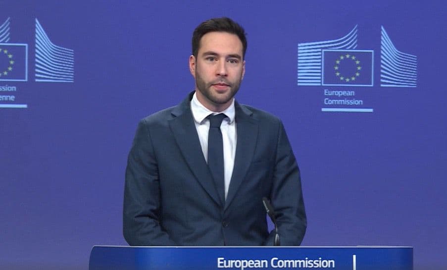 Comisia UE își apără funcționarii și accelerează aplicarea DSA sub presiuni politice
