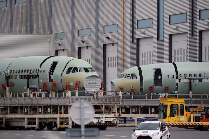Constructorul Airbus depășește un nou record comercial, în fața Boeing