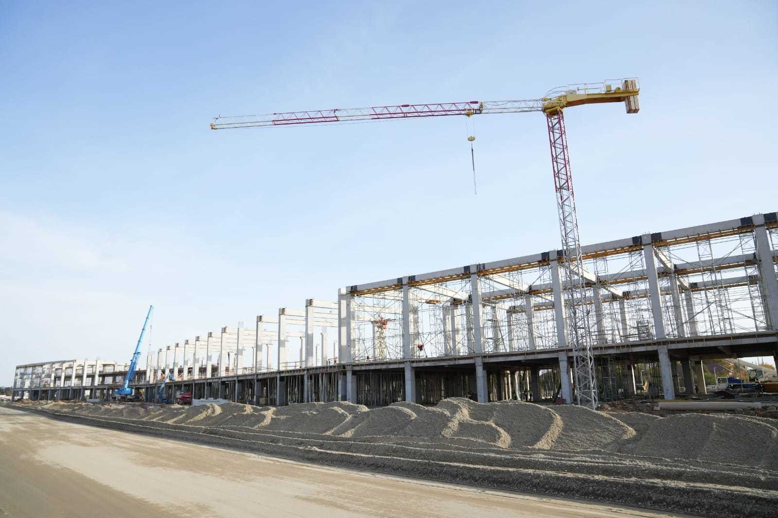 Cosmin Vasile: Cel mai mare terminal nou construit al unui aeroport din România este realizat la Craiova / Proiectul, finalizat în acest an, cu un efort financiar de peste 100 de milioane de euro / Director aeroport: Stadiu fizic depăşeşte 65% - VIDEO