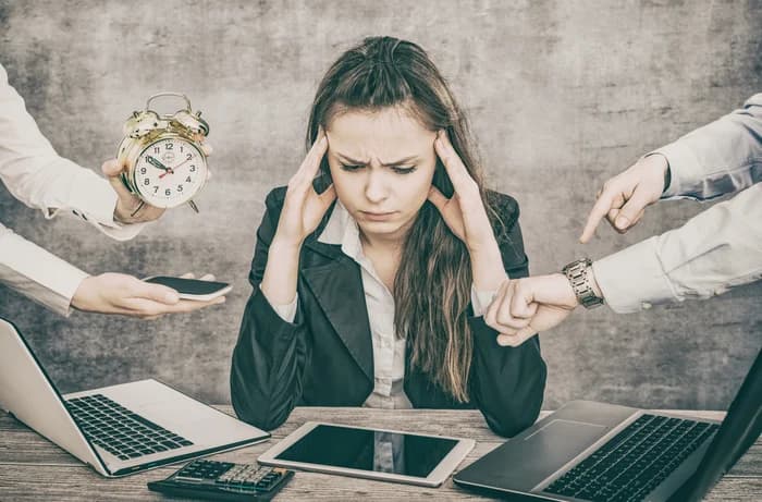 Costul burnout-ului: pierderi ascunse pentru angajați, companii și economie/ ANALIZĂ