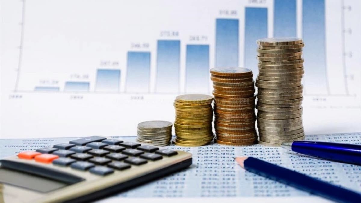 Creștere economică moderată în 2026 și precauție pe sectoare