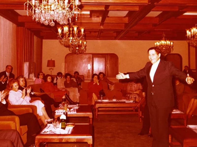 Cum arătau Revelioanele Ceaușeștilor? Tone de cetină de brad în sală și păsări împăiate, să se simtă ca la vânătoare