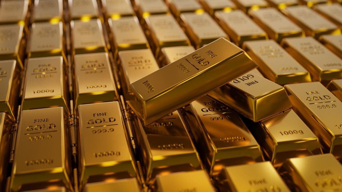 Cum poți investi în aur: lingouri, monede, ETF-uri