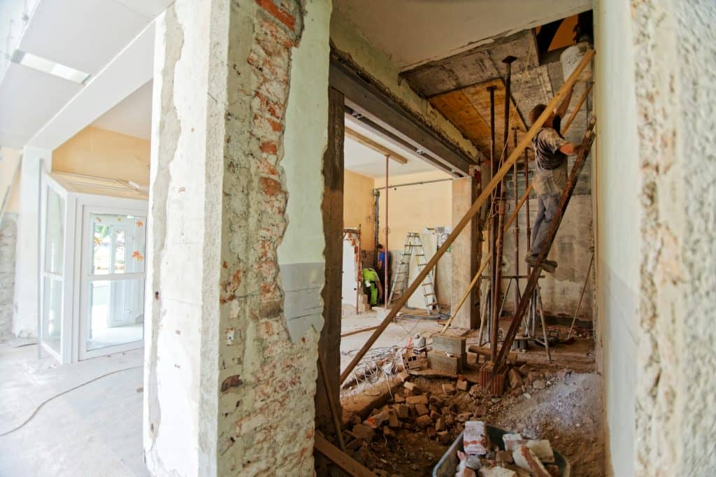 Cum reduci costurile pentru renovarea unei locuințe