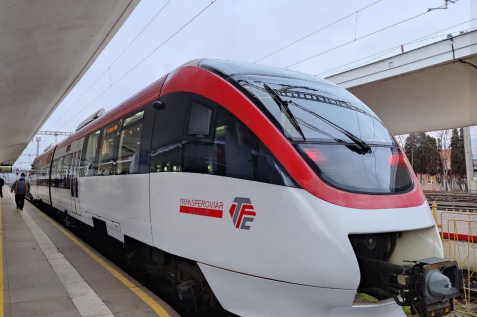 Curse de tren pe ruta Aeroportul Otopeni – Ruse începând din luna martie. Cât costă o călătorie