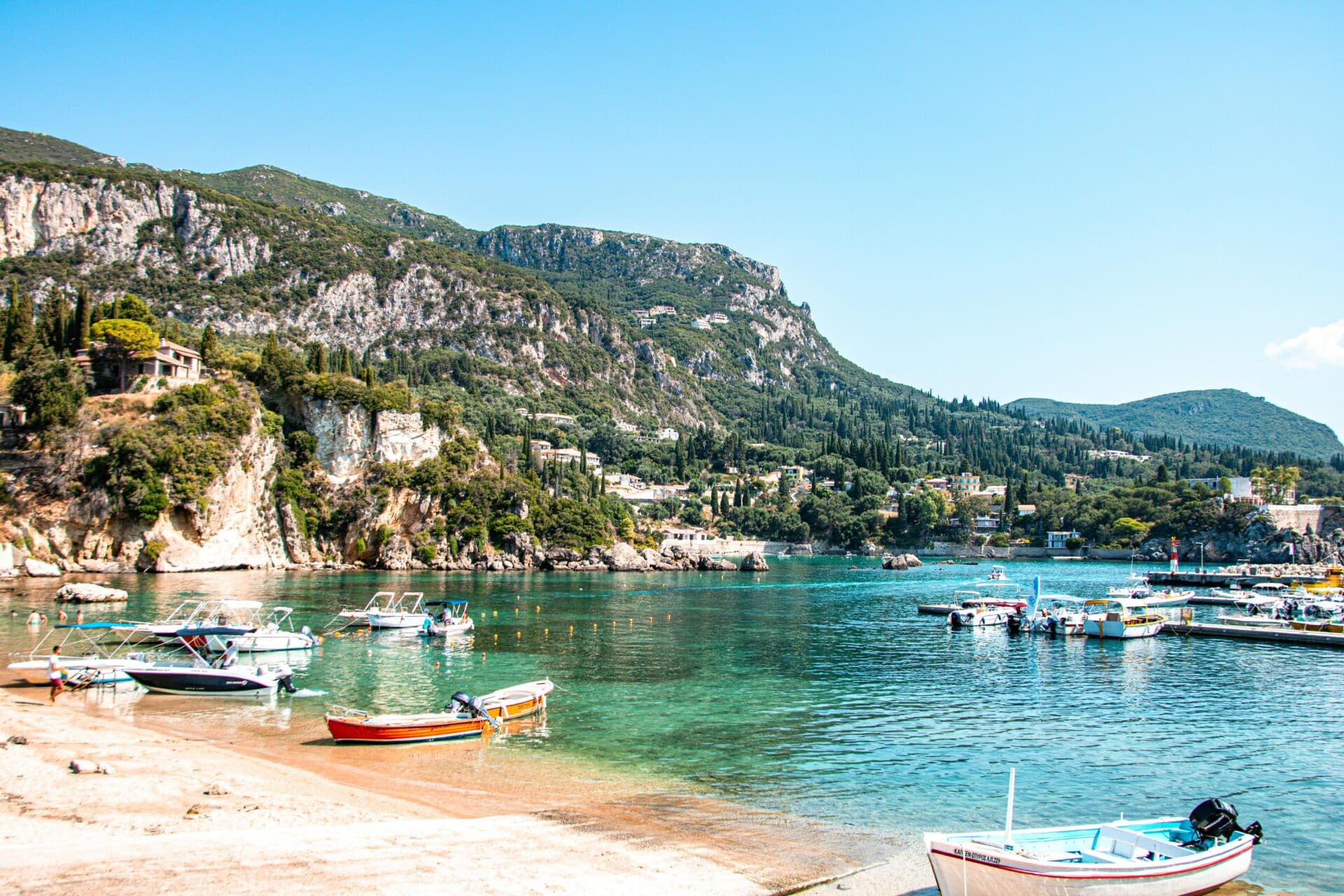 De ce Corfu este una dintre cele mai spectaculoase destinații pentru un sejur în Grecia