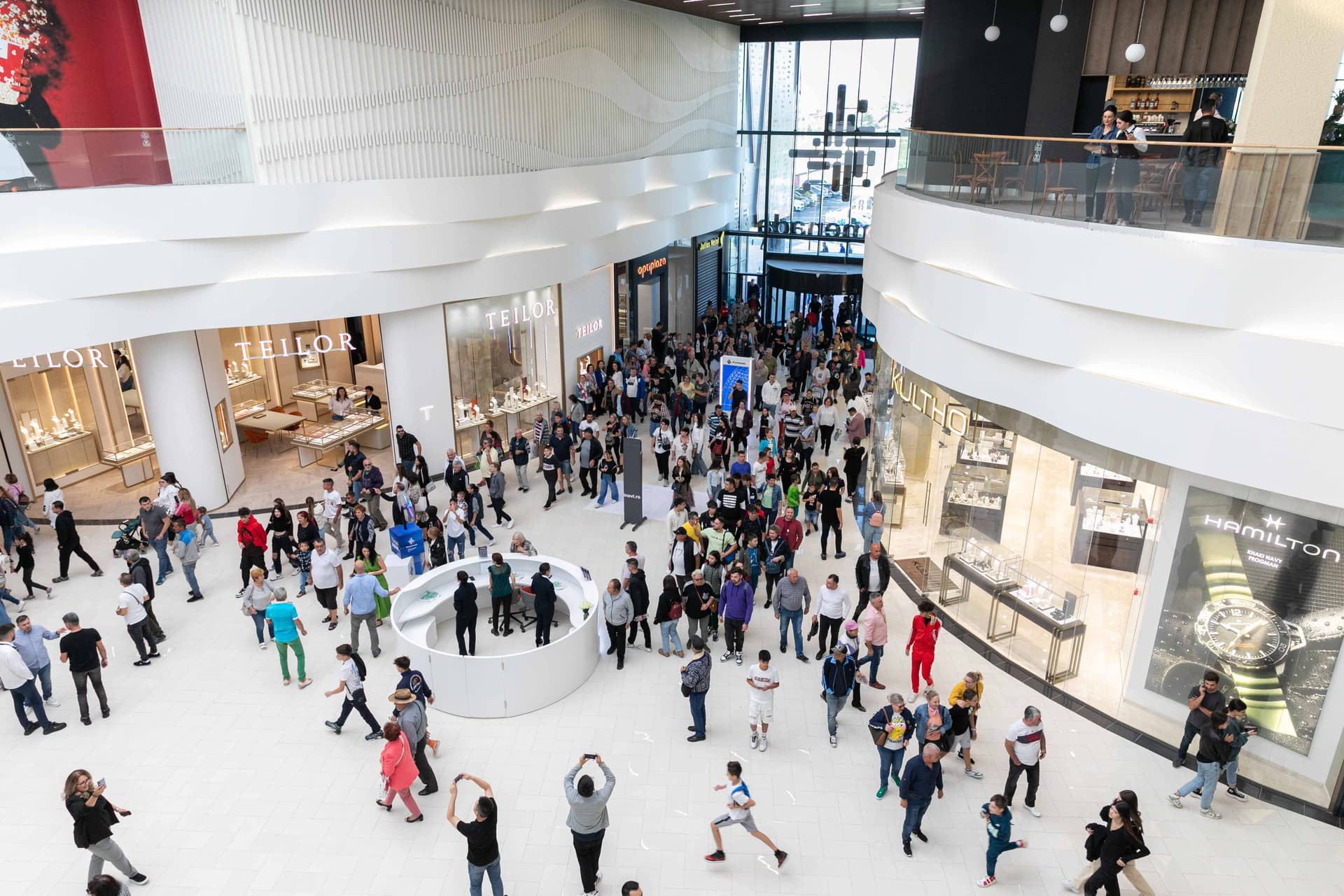 Dezvoltatorii au livrat anul trecut 11 proiecte de retail, totalizând aproximativ 215.000 de metri pătraţi, nivel record al ultimilor şapte ani