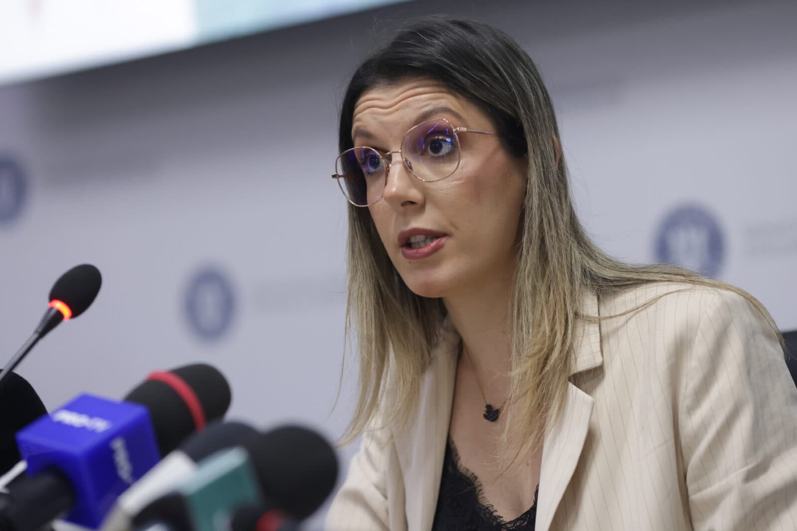 Diana Buzoianu: „Nu m-am născut ministră. Rămân în această funcție cât mai pot curăța din stricăciunile din ultimii 35 de ani”