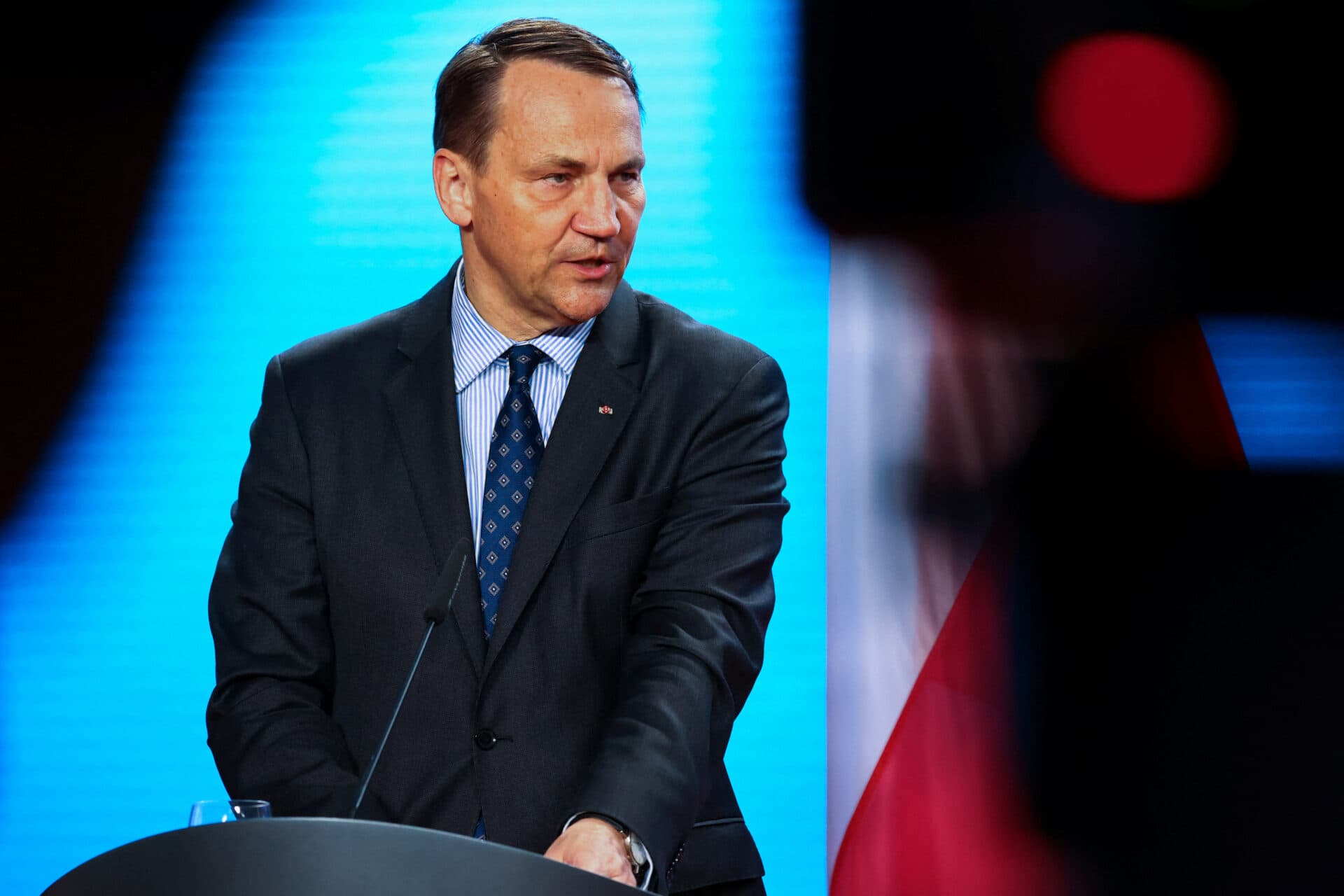Diplomația și tehnologia, în coliziune. Comentariul lui Sikorski în conflictul Musk–Trump