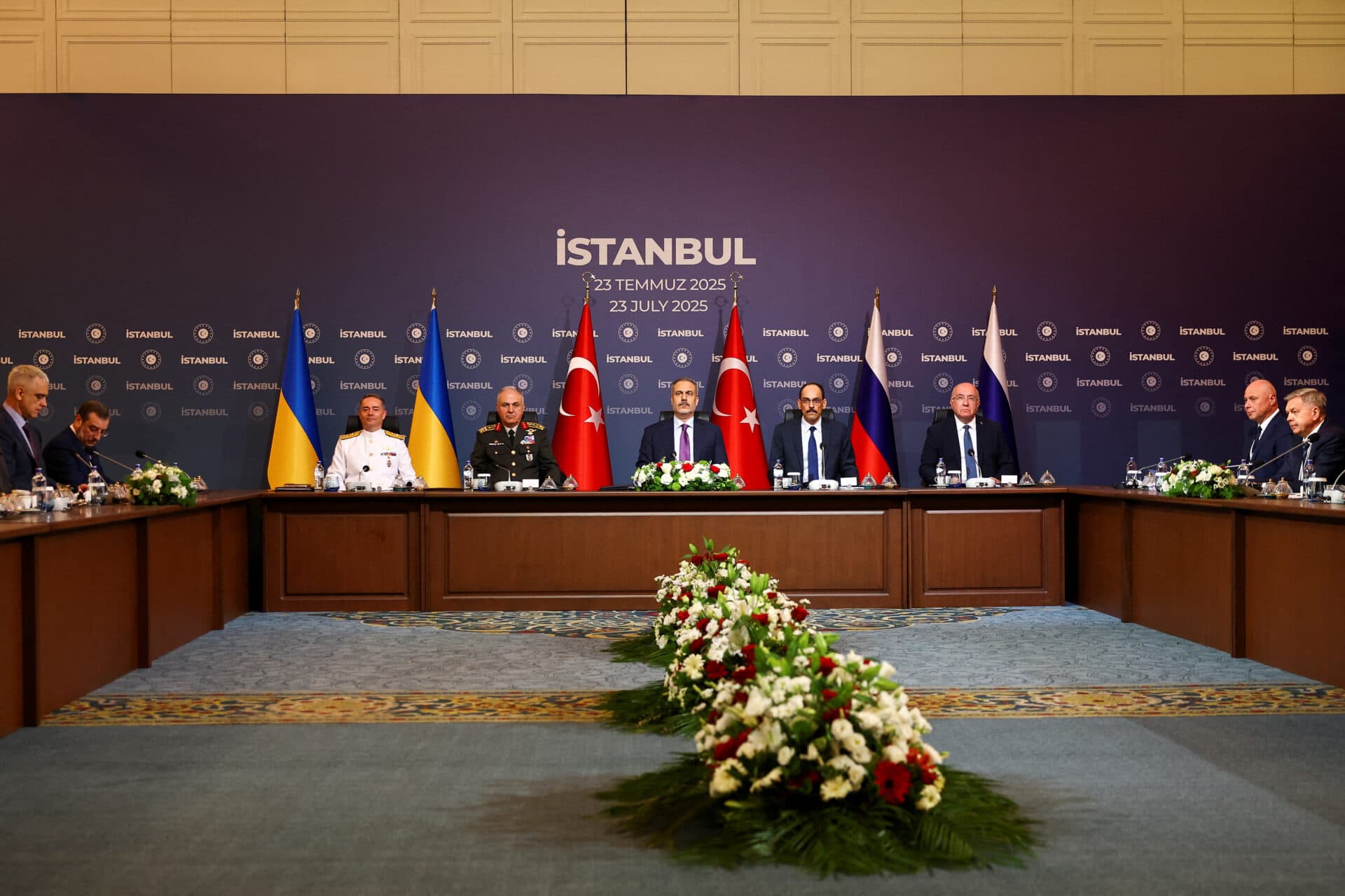 Doar 40 de minute la masa negocierilor. Rusia și Ucraina, departe de un armistițiu